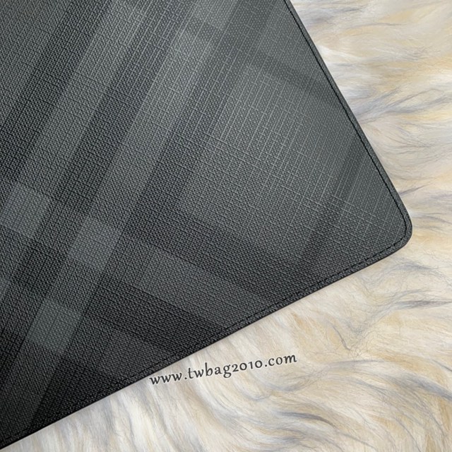 Burberry專門店新款男士專櫃最新手拿包 巴寶莉格紋拉鏈收納袋手包 yxb1121